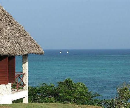 Tijara Beach Hotel Mombasa Kültér fotó